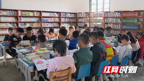 長(zhǎng)沙商貿(mào)旅游職院愛(ài)心捐建圖書角 讓鄉(xiāng)村孩子擁抱詩(shī)和遠(yuǎn)方