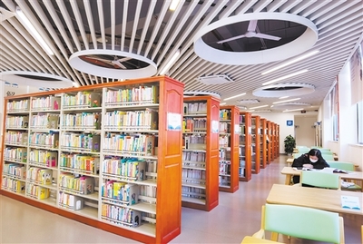 改擴(kuò)建后對外試運行 江門市圖書館“顏”“智”大增